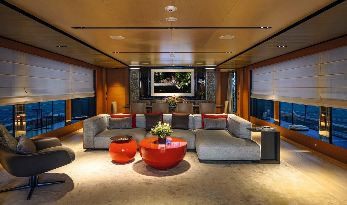 Yacht CRN My Ciao: avanguardia pura, eleganza e design 