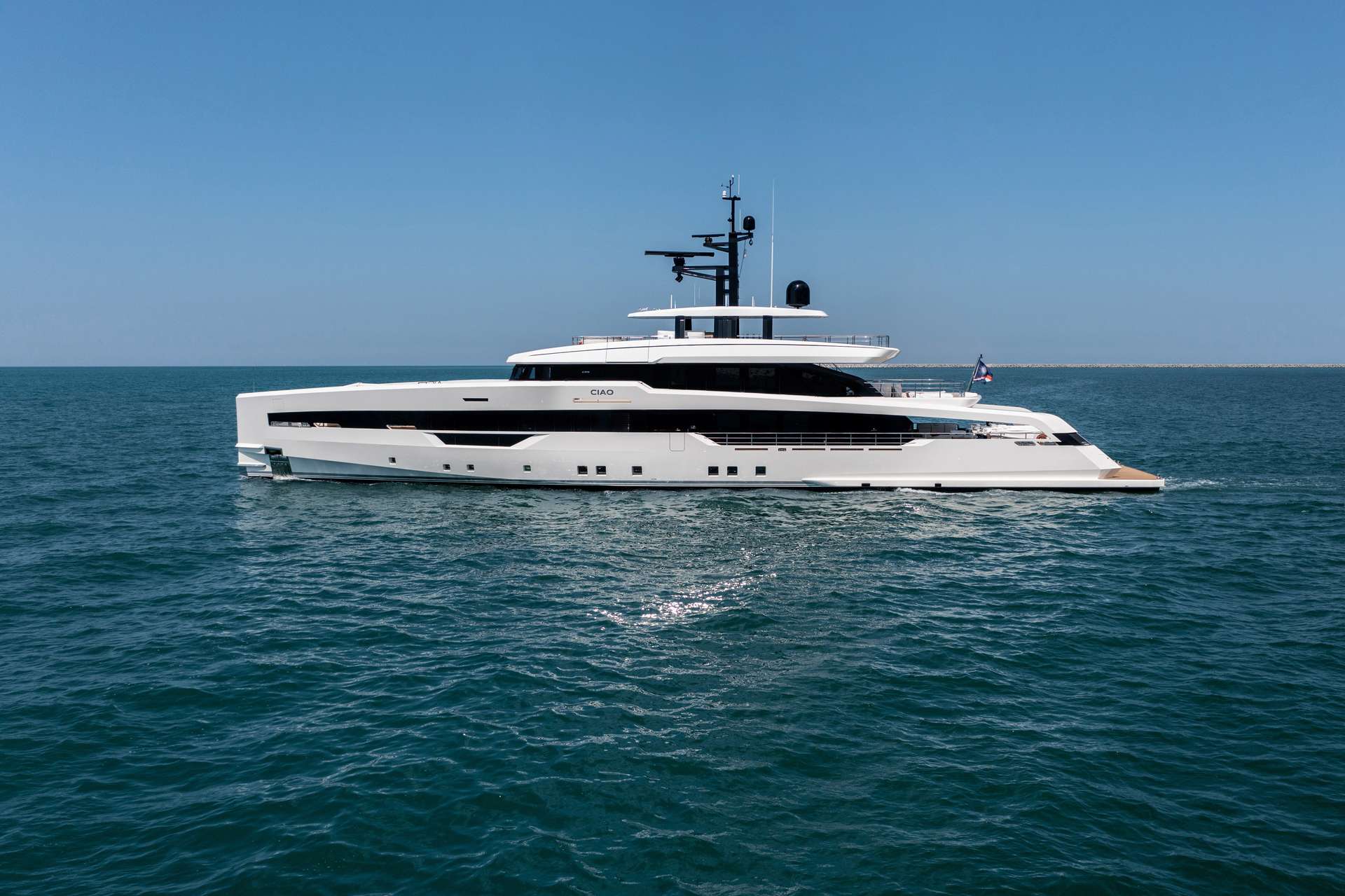 Yacht CRN My Ciao: avanguardia pura, eleganza e design 