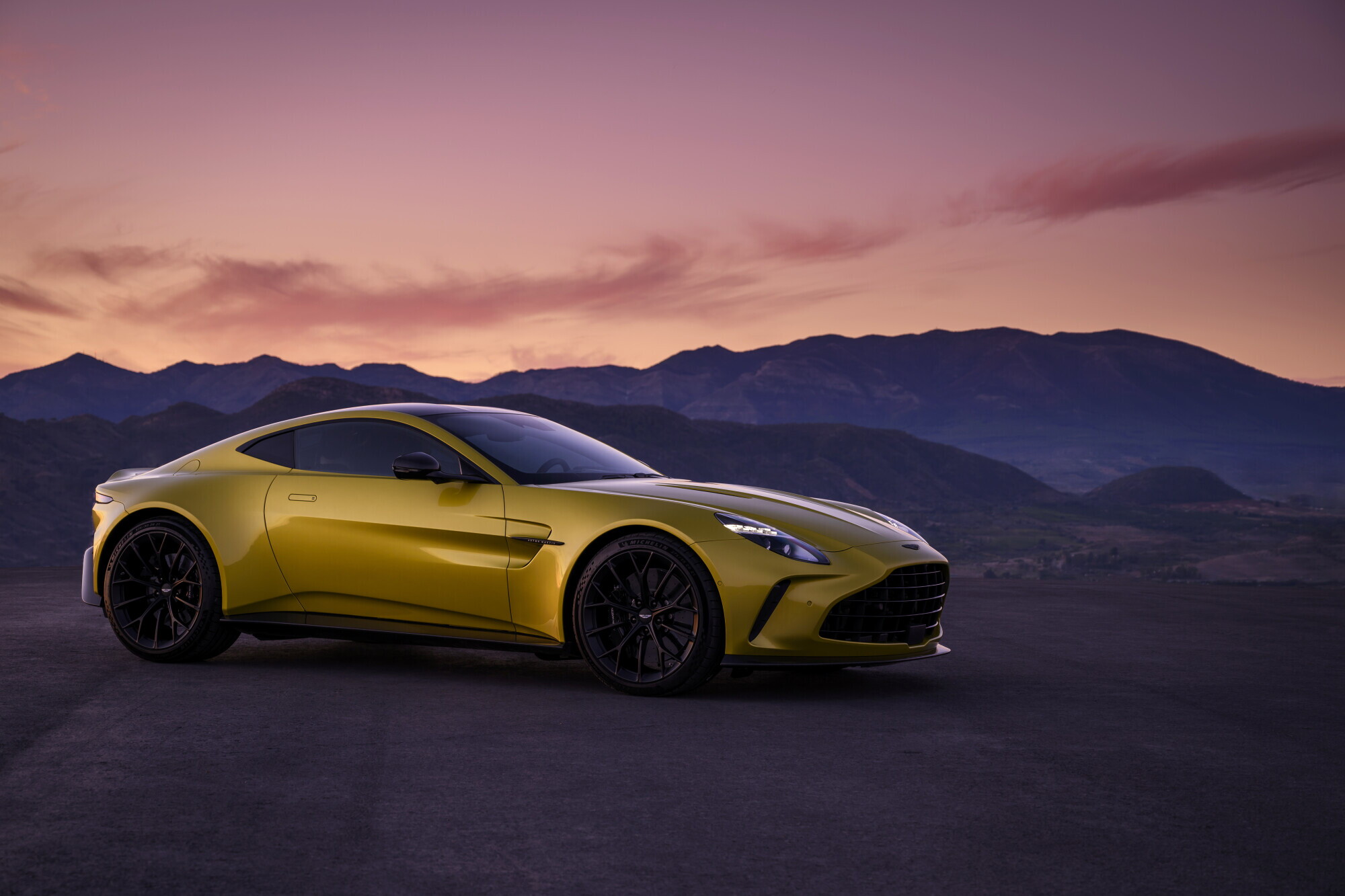 Nuova Aston Martin Vantage: un restyling ancora più potente!