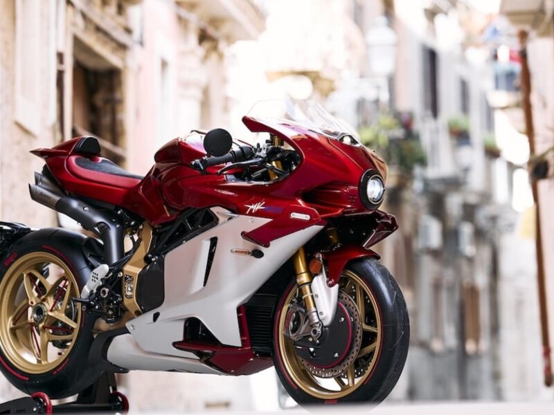 MV Agusta Superveloce 1000 Serie Oro: gioiello di tecnologia da oltre 70 mila euro!